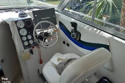 Seaswirl Striper 2600 Sport Cabin