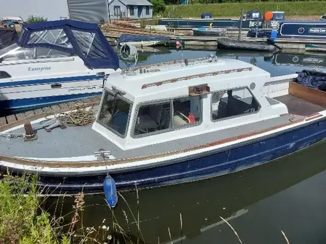 Classic Craft Thames Police Launch