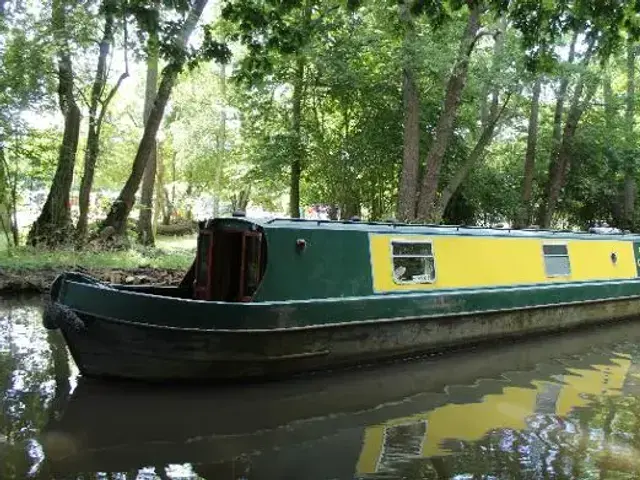 Narrowboat 50' Hallmark Cruiser Stern