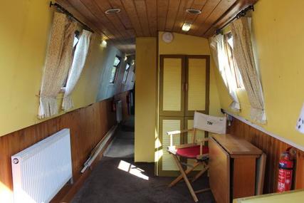 Narrowboat 50' Hallmark Cruiser Stern