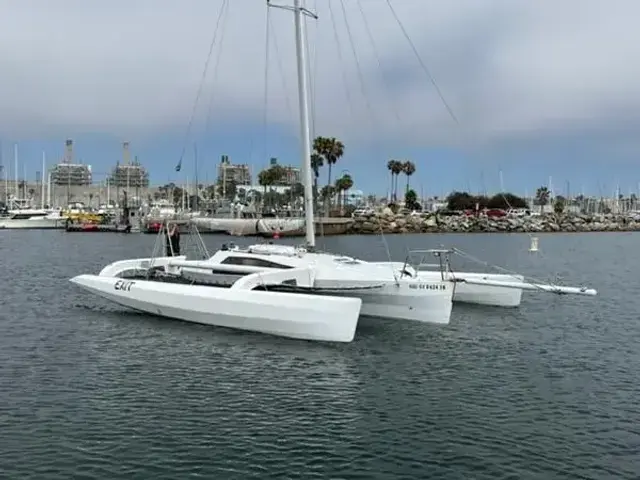 Trimaran Avalon 30