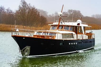 Feadship Riva Caravelle