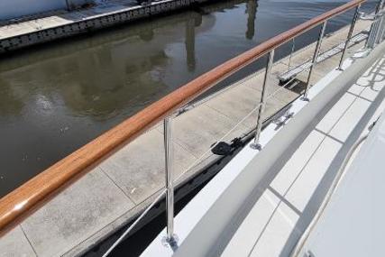 Hatteras 67 Cockpit Motor Yacht