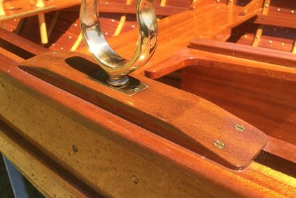 Custom Boats Clinker Rowing Dinghy