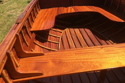 Custom Boats Clinker Rowing Dinghy