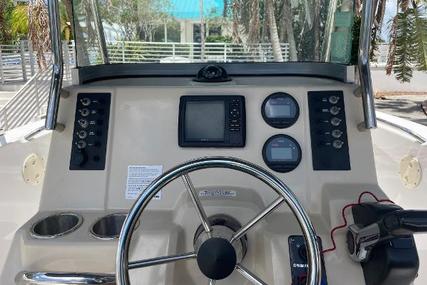 Robalo R180 Center Console