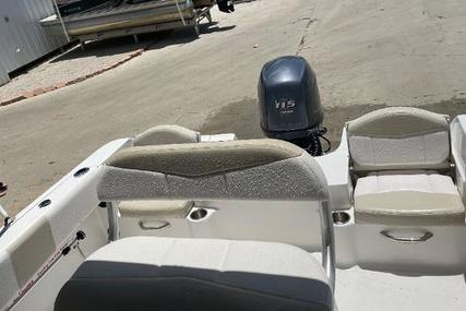 Robalo R180 Center Console