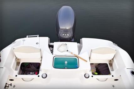 Robalo R180 Center Console