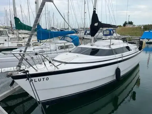 MacGregor Yachts 26X Powersailer