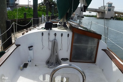 Herreshoff 31 Cat Ketch