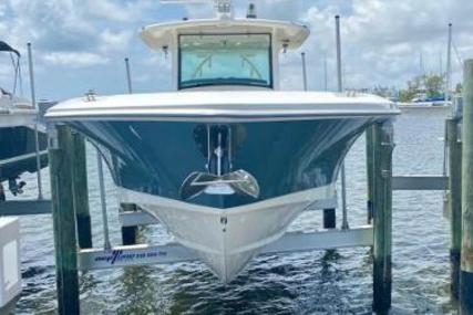 Boston Whaler 370 Outrage