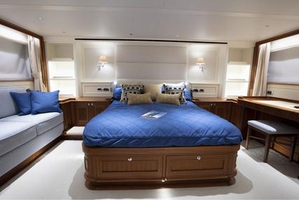 Hunt Yachts Ocean 76 Enclosed Pilothouse