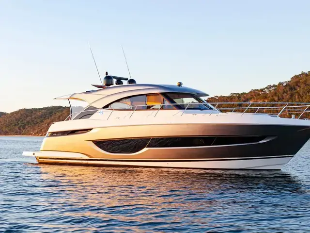 Riviera 4600 Sport Yacht Platinum Edition