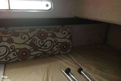 Sea Ray Seville 6.3M Mid-Berth