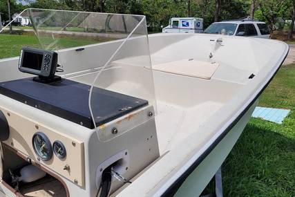 Boston Whaler 17 Newport