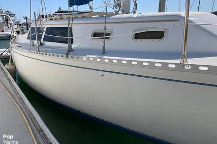 Islander Sailboats Bahama 30