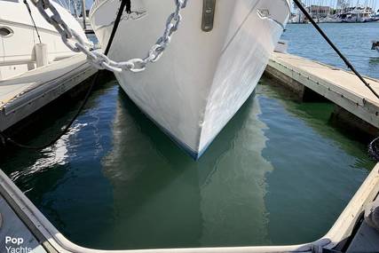 Islander Sailboats Bahama 30