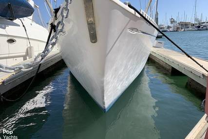 Islander Sailboats Bahama 30