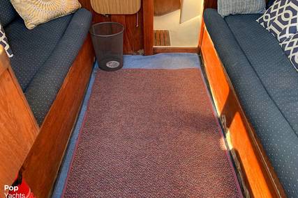 Islander Sailboats Bahama 30