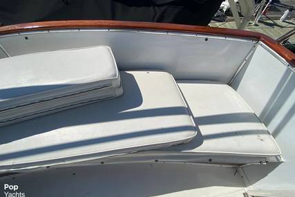 Chris Craft 470 Commander