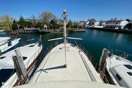 Chris Craft 470 Commander