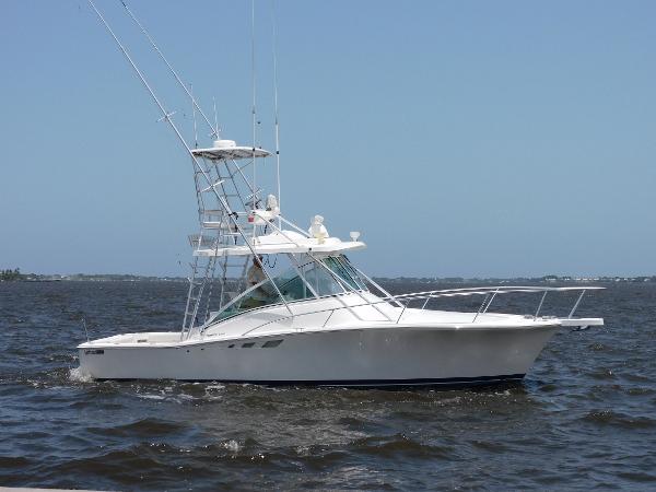 Luhrs 32 Open