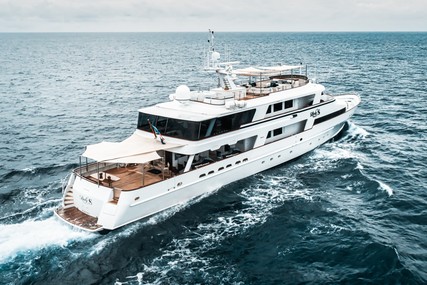 Benetti 151