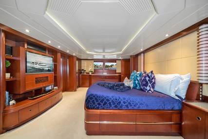 Benetti 151