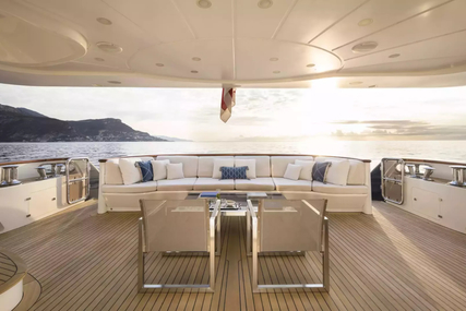 Benetti 121