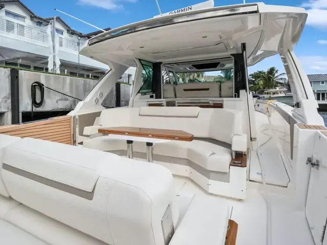 Tiara Yachts 48