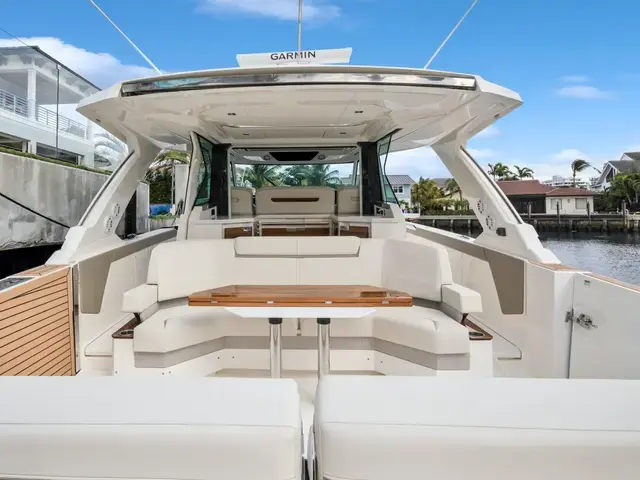 Tiara Yachts 48