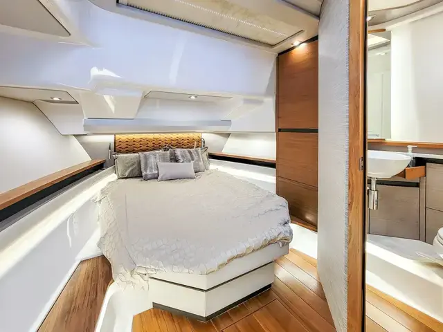 Tiara Yachts 48