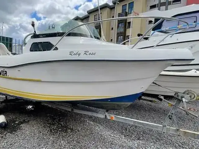 Quicksilver 450 Cabin Sport