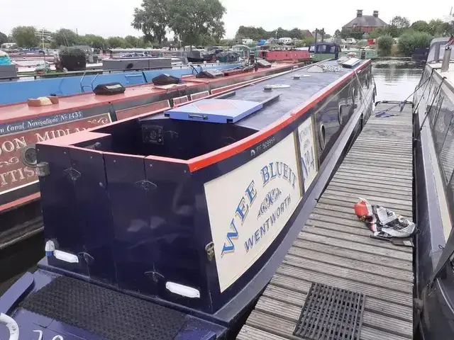 Jonathan Wilson 57ft Semi Trad Narrowboat called Wee Blueit