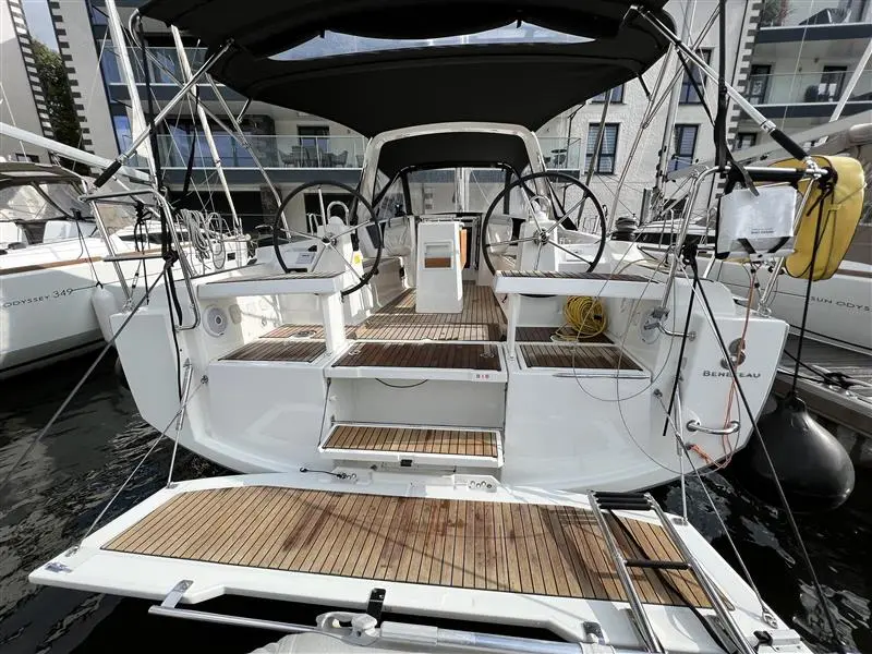 2019 Beneteau oceanis 35.1