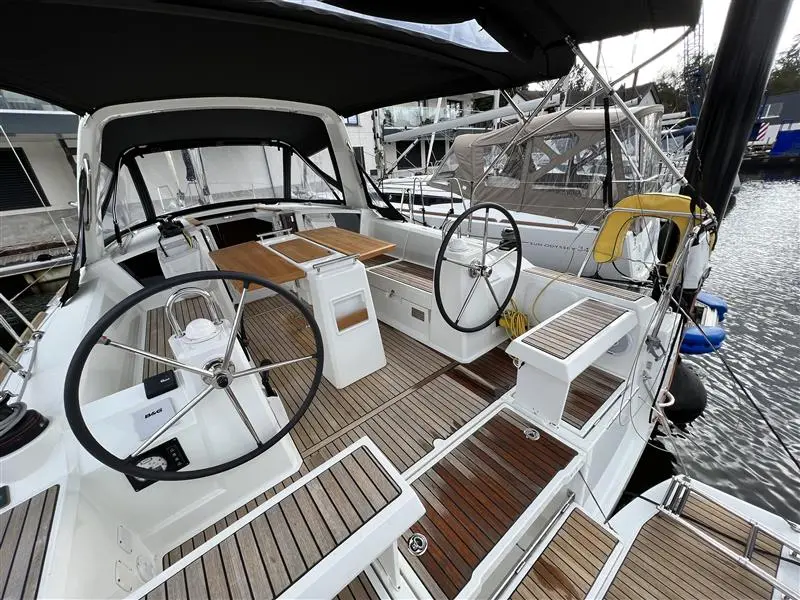 2019 Beneteau oceanis 35.1