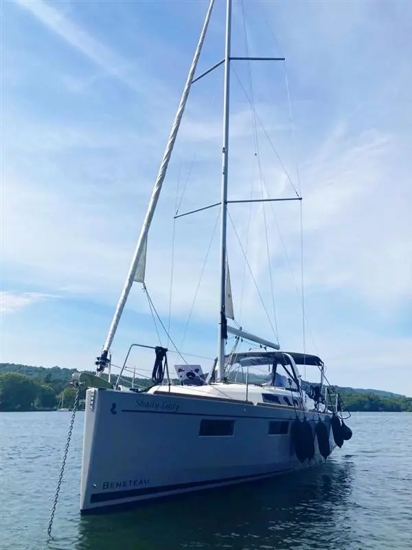 2019 Beneteau oceanis 35.1