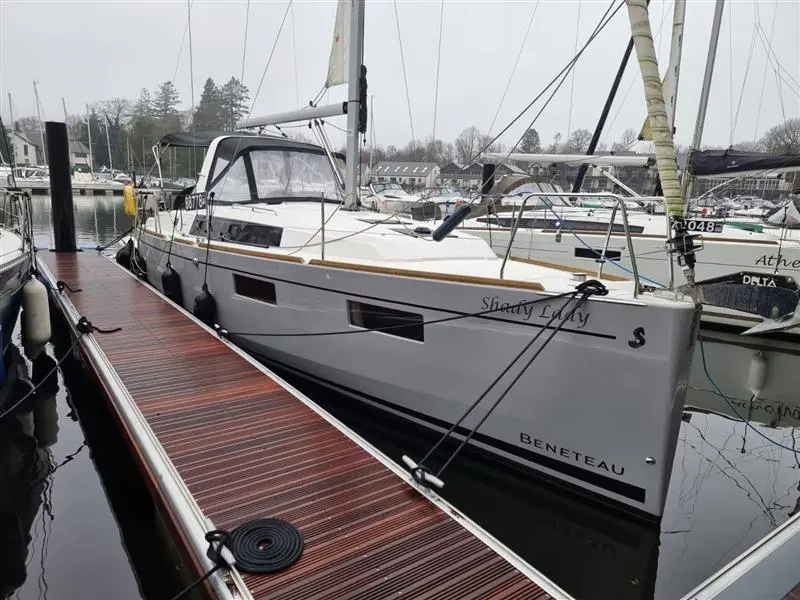 2019 Beneteau oceanis 35.1