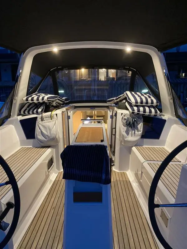 2019 Beneteau oceanis 35.1