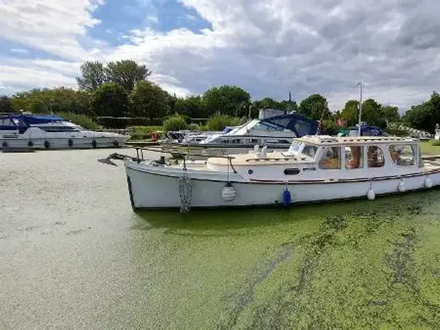 Custom Boats Logan 33