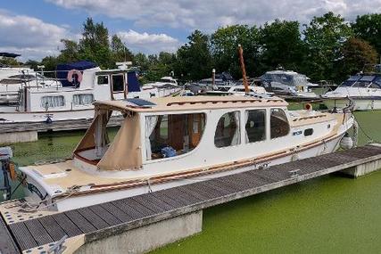 Custom Boats Logan 33