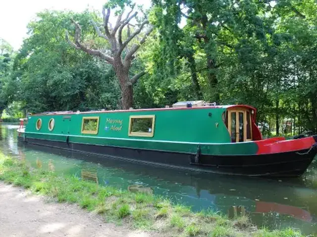 Narrowboat 57' Cruiser Stern