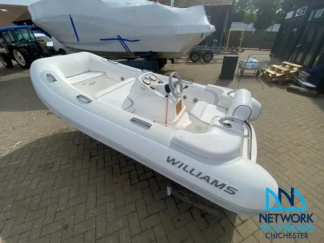 Williams Boats TurboJet 325