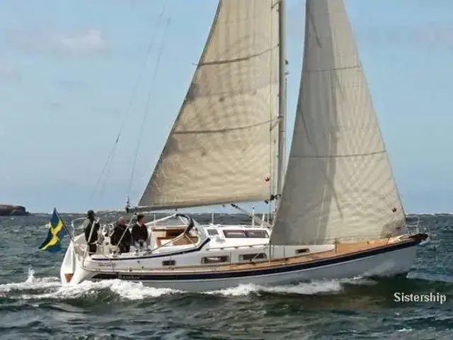 Hallberg Rassy 372