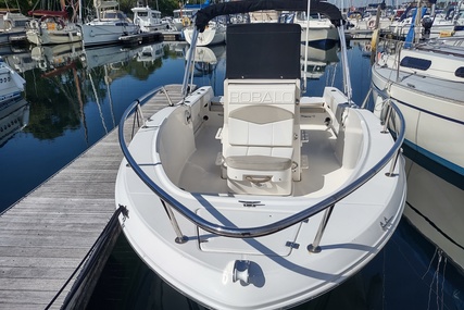 Robalo R180