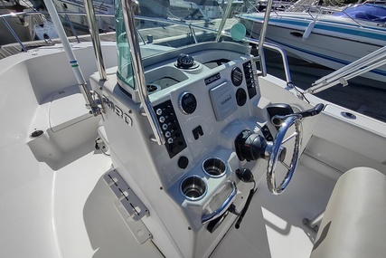 Robalo R180