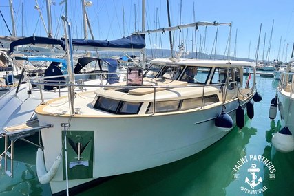 Greenline 33 Hybrid