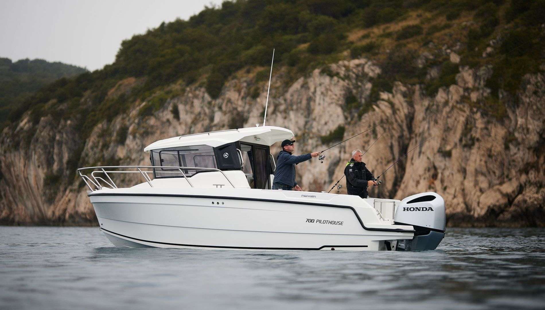 Parker 700 Pilothouse