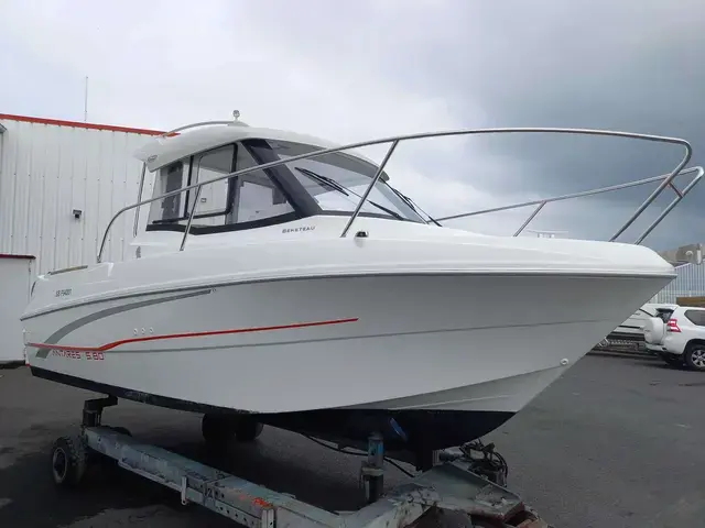 Beneteau Antares 5.80