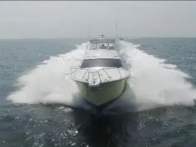 Hatteras GT54